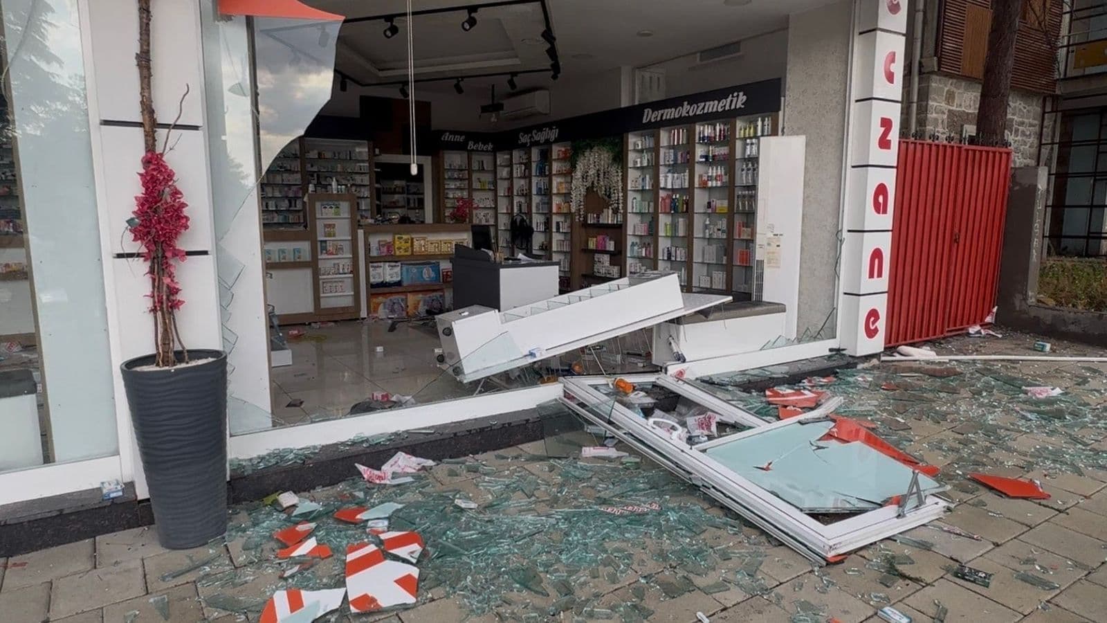 5 Dakikalık Fırtına Malatya’yı Altüst Etti