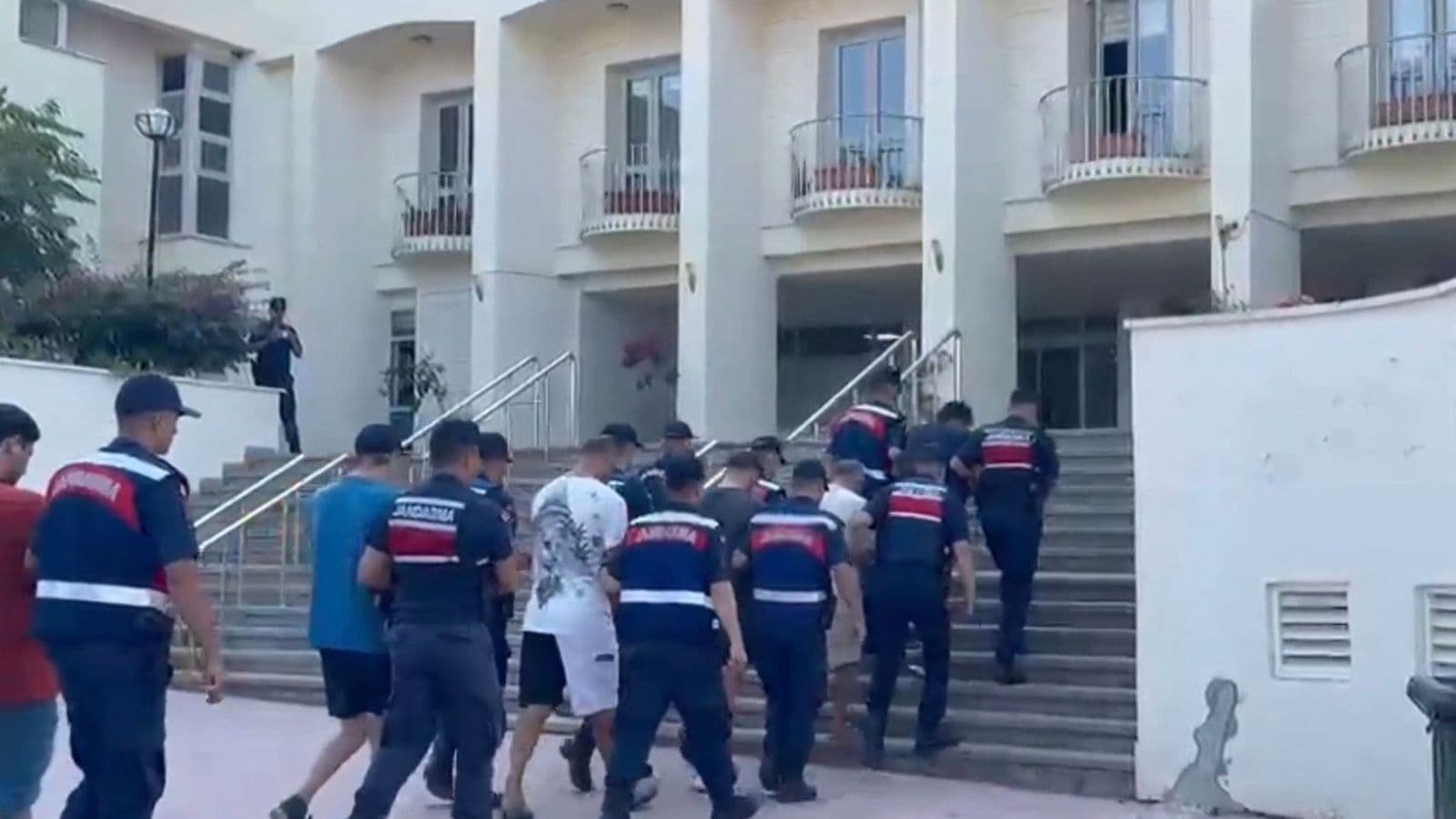 23 İlde Göçmen Kaçakçılığı Operasyonu: 31 Tutuklama