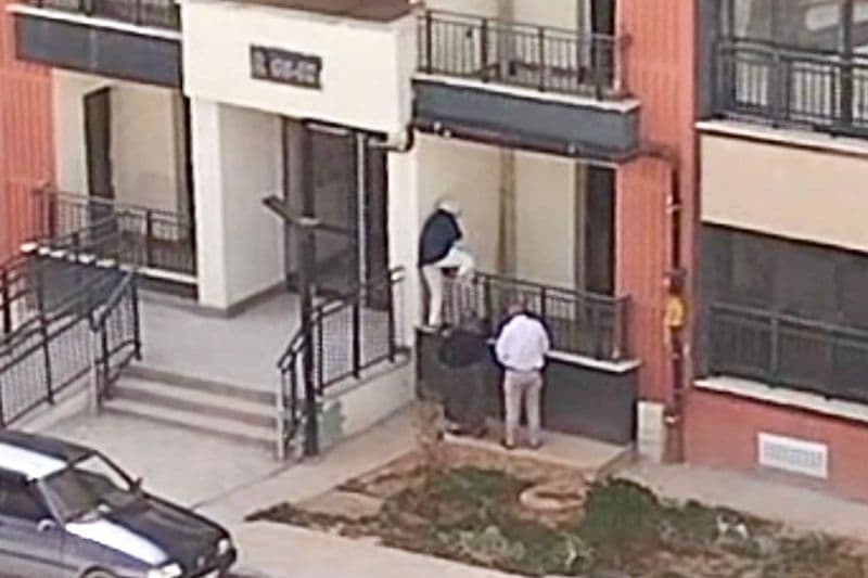 Teslim Tarihini Bekleyemediler! İkizce'deki TOKİ Konutlarında Kapılar Kırıldı, Balkonlardan Dairelere Girildi